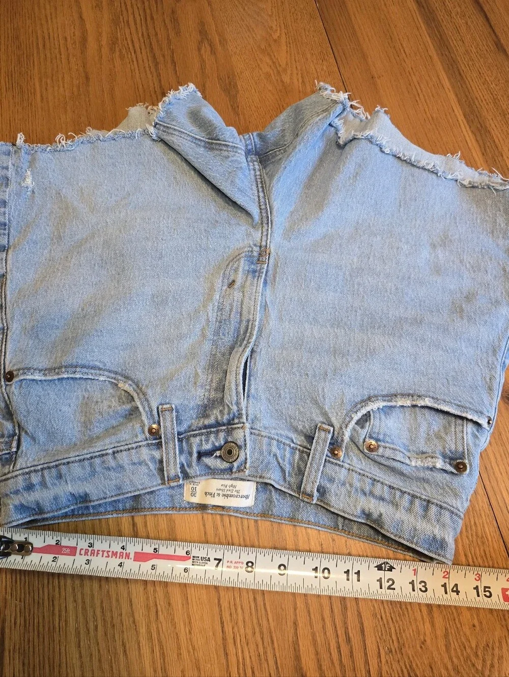 Abercrombie & Fitch Curve Love The Dad Short High Rise Size 30/10 Light Wash - Picture 6 of 8